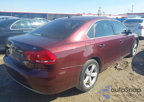 2012 Volkswagen Passat 2.5L Se z USA, uszkodzony, nr VIN 1VWBH7A35CC065395